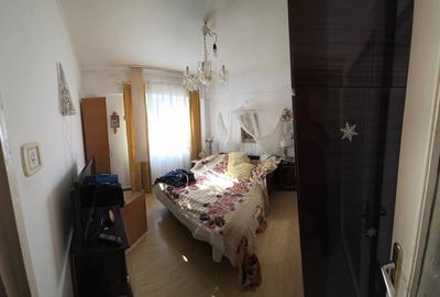 Apartament cu 3 camere decomandat în Central - 1