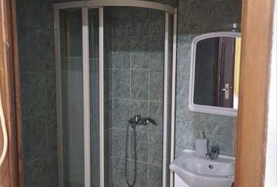 Garsonieră decomandată în Petros - 5