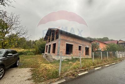 Casa la ro?u de vanzare Tau?ii Magherau? Casa la ro?u de vanzare Tau?ii Magherau? - 1