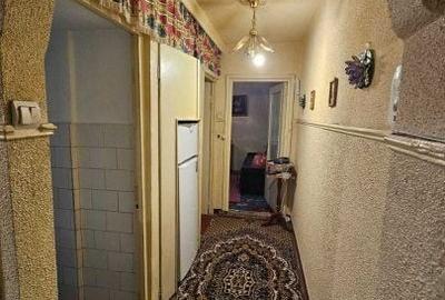 Apartament cu 3 camere semidecomandat în Km 4-5