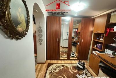 Casă cu 4 camere cu Canalizare în Piața Nouă - 13