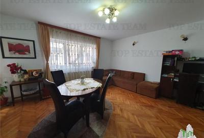 Oportunitate ultracentral  apartament 4 camere garaj boxa si curte Constanta - 1