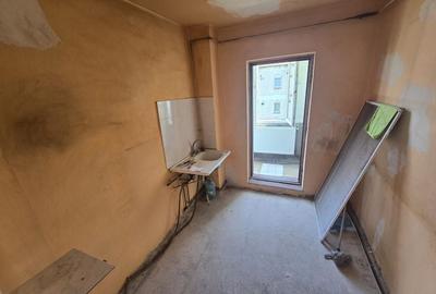 Langa Sud Plaza. Decomandat. Centrala proprie. 2 Balcoane, Debara. - 9