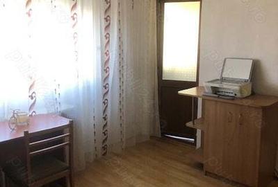 Garsonieră decomandată în Broșteni - 1