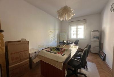 Vanzare - 4 camere  Str. Pasului - colt cu Armeneasca - 15