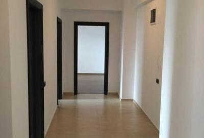 Apartament cu 3 camere decomandat în Tineretului - 3