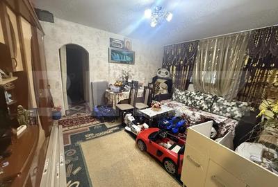 Apartament cu 3 camere semidecomandat în Micro 11 - 1