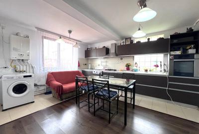 Casă cu 8 camere cu Teren 400 Mp în Central - 17