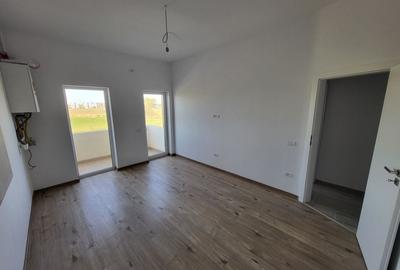 Apartament cu 2 camere decomandat în Girocului