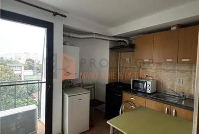 Garsoniera cf 1 sporit decomandata zona Micro 3 - 5