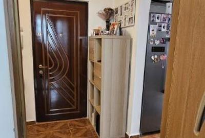 Apartament cu 2 camere decomandat în Roman - 4
