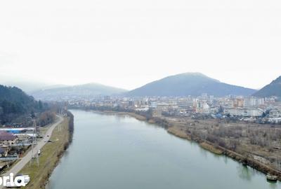 Casă cu 2 camere cu Teren 1695 Mp în Văleni - 12