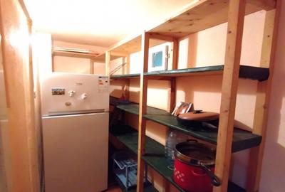 Casă cu 3 camere cu Teren 700 Mp în Central - 1