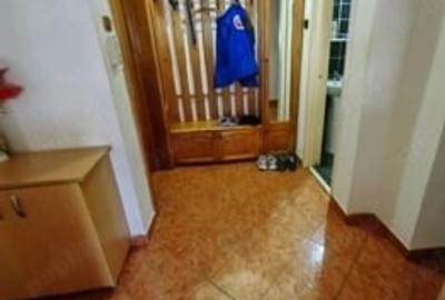 Apartament cu 3 camere decomandat , etaj 1 , zona  Cetate - 5