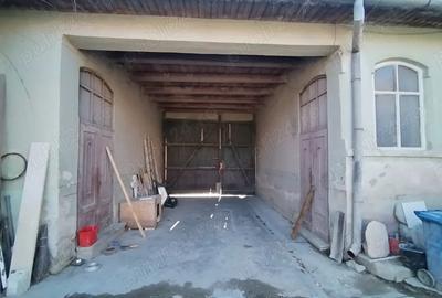 Casa tradi?ionala cu 2 corpuri, grajd, ?ura ?i 1200 mp teren Lisa, Bra?ov ideal turism rural - 3