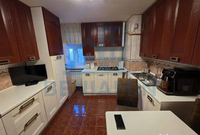 Apartament cu 4 camere semidecomandat în Central - 4