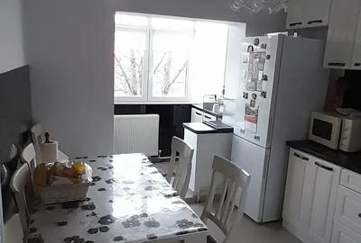 Apartament de vanzare - 3