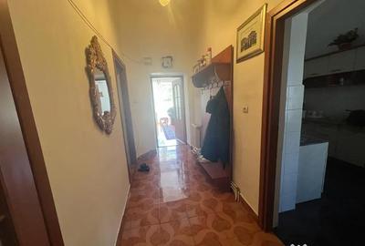 Apartament cu 3 camere semidecomandat în Boul Roșu - 2