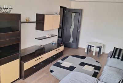 Inchiriez apartament 3 camere - 1