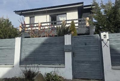 Casă cu 4 camere cu Canalizare în Central - 3