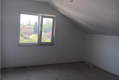 Casă cu 5 camere cu Teren 500 Mp în Oprișeni - 13