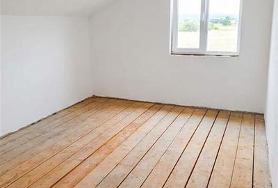 Casă cu 5 camere cu Teren 900 Mp în Tileagd - 9