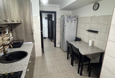 Apartament cu 3 camere decomandat în Berceni - 1