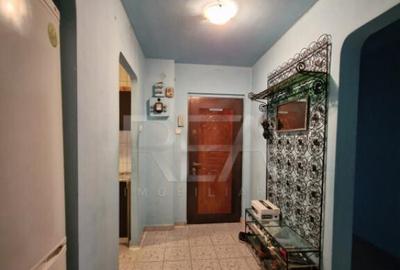 Apartament cu 4 camere aproape de pia?a agroalimentara Tit - 16