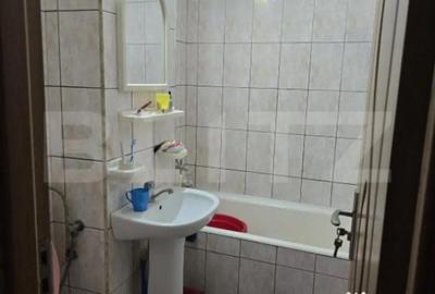 Apartament cu 3 camere decomandat în Soarelui