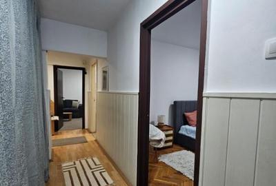 Apartament cu 3 camere decomandat în Piața Centrală - 9