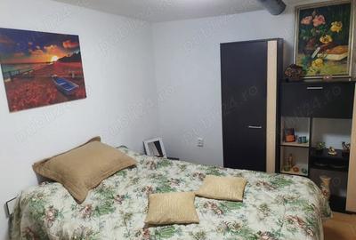 Casă cu 4 camere cu Teren 2500 Mp în Central - 1