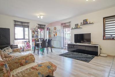 Apartament cu 3 camere decomandat, mobilat în Tractorul - 2