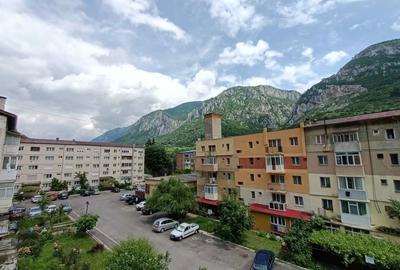 Apartament cu 3 camere semidecomandat în Central - 4