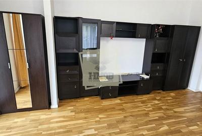 Casă cu 8 camere cu Canalizare în Central - 12
