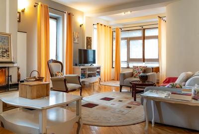 Casă individuală cu 4 camere cu Canalizare în Central - 1