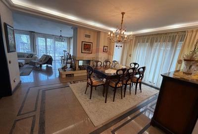 Casă cu 9 camere cu Teren 721 Mp în Crevedia - 1