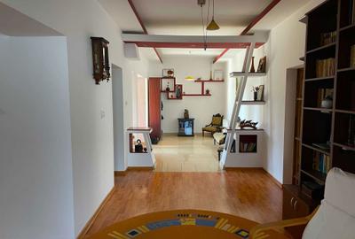 Casă cu 4 camere în Central - 3