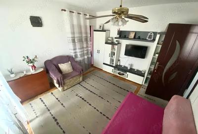 Vand apartament ,intersectia b-dul Unirii cu b-dul Regele Mihai