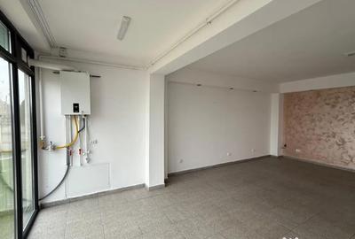 Spațiu comercial, de 56 mp, în Central - 4
