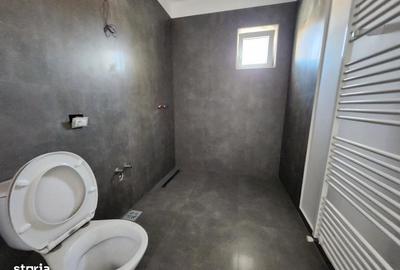 Spațiu comercial, de 242 mp, în Central - 6