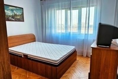 Apartament cu 3 camere decomandat în Mircea cel Bătrân