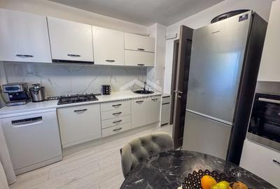 Apartament cu 3 camere decomandat, mobilat în Poarta 6 - 3