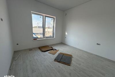 Casă cu 4 camere cu Teren 300 Mp în Central - 1