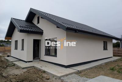 Casa plan parter 3 camere 90 mp + 500 mp teren, finisaje de - 2