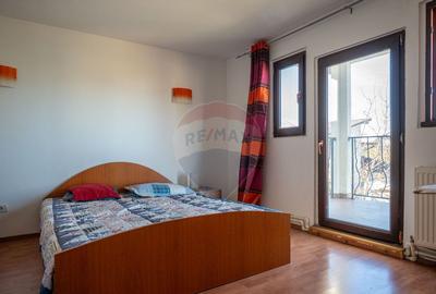 Casa / Vila de Vanzare - 15