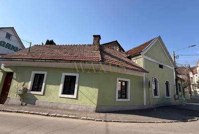 Casă individuală cu 3 camere cu Canalizare în Central - 1