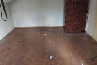 Casă cu 4 camere nedecomandat cu Teren 556 Mp în Central - 5