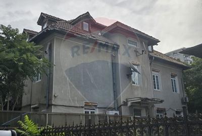 DE VANZARE Casa / Vila cu 11 camere de vanzare in zona Parcul Carol - 2