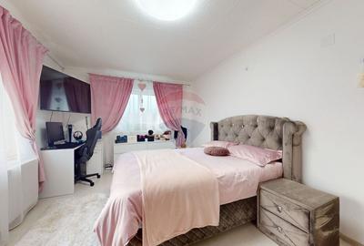 Casă cu 6 camere cu Teren 1075 Mp în Cristian - 11