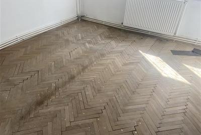 Apartament 3 camere , zona Gara, et 2/4 , centrala termica individuala , pret fi - 3